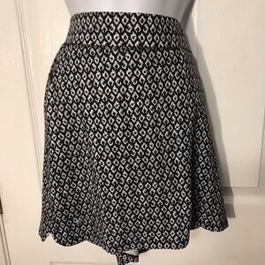 Jockey Large Black & White Skirt